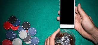 Filipino player checking withdrawal status on mobile via gamezone app
